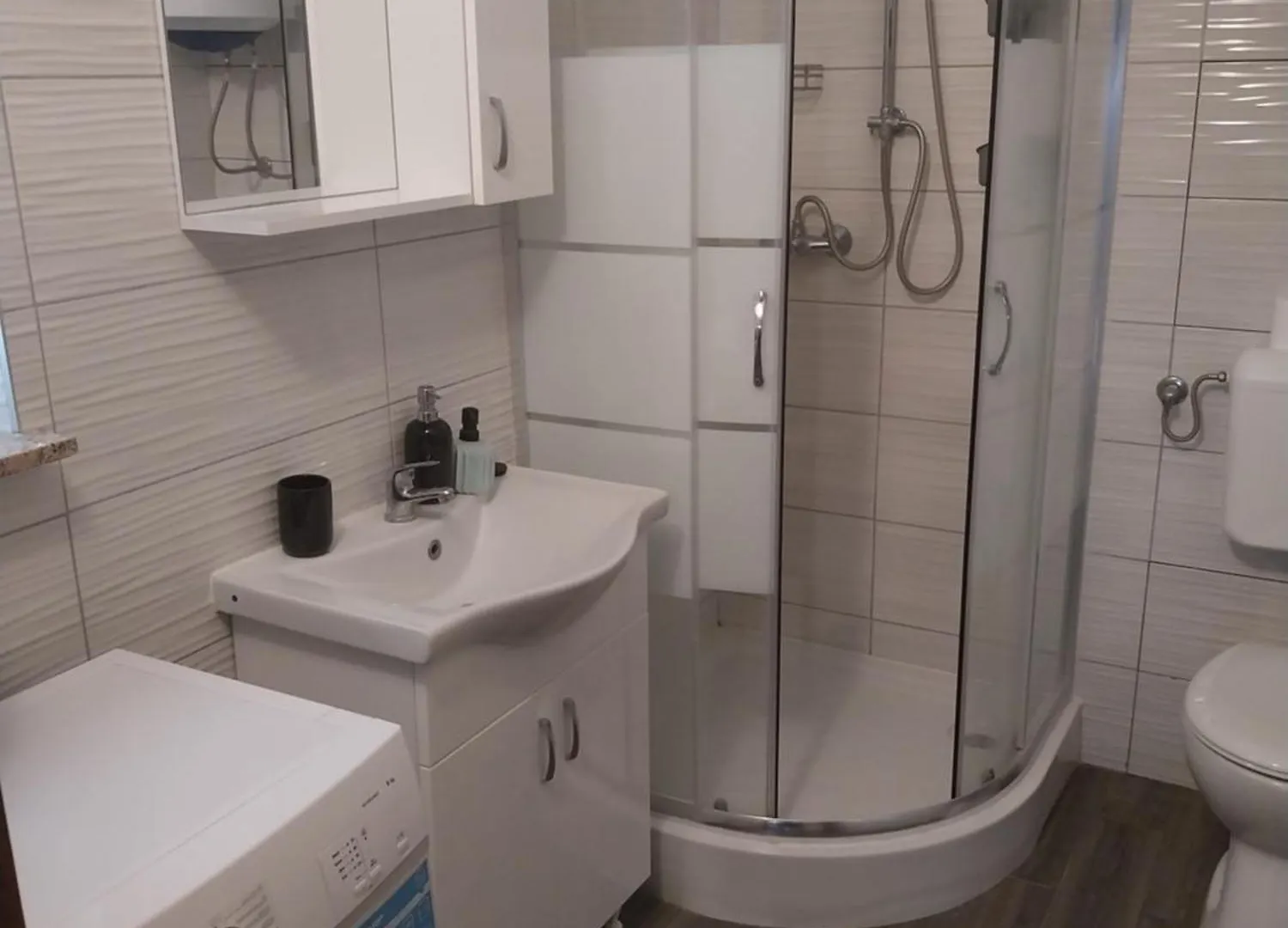 Apartments La-Li-Nea -Top Location 5 Minute Walk Beach Strand بوريتش كرواتيا